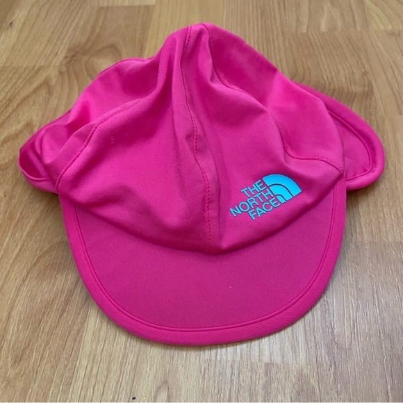 The North Face Baby Logo Bright Pink Sun Hat - Picture 5 of 9